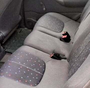 Черный Мерседес А класс, объемом двигателя 1.6 л и пробегом 210 тыс. км за 4300 $, фото 20 на Automoto.ua