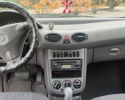 Черный Мерседес А класс, объемом двигателя 1.6 л и пробегом 324 тыс. км за 3900 $, фото 17 на Automoto.ua