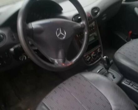 Черный Мерседес А класс, объемом двигателя 1.9 л и пробегом 240 тыс. км за 3200 $, фото 1 на Automoto.ua