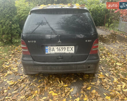 Черный Мерседес А класс, объемом двигателя 1.7 л и пробегом 300 тыс. км за 3900 $, фото 9 на Automoto.ua