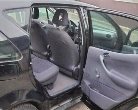 Черный Мерседес А класс, объемом двигателя 1.6 л и пробегом 210 тыс. км за 4300 $, фото 14 на Automoto.ua