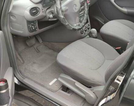 Черный Мерседес А класс, объемом двигателя 1.6 л и пробегом 324 тыс. км за 3900 $, фото 10 на Automoto.ua