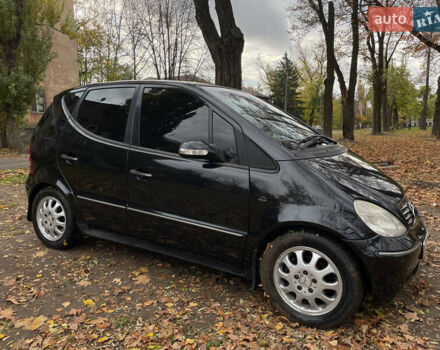 Черный Мерседес А класс, объемом двигателя 1.4 л и пробегом 300 тыс. км за 3950 $, фото 1 на Automoto.ua