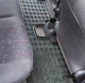 Черный Мерседес А класс, объемом двигателя 1.6 л и пробегом 210 тыс. км за 4300 $, фото 15 на Automoto.ua