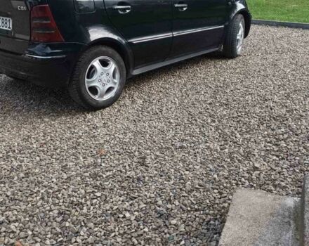 Черный Мерседес А класс, объемом двигателя 1.7 л и пробегом 230 тыс. км за 1100 $, фото 3 на Automoto.ua