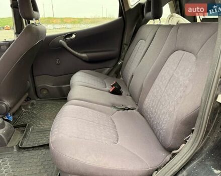 Черный Мерседес А класс, объемом двигателя 1.69 л и пробегом 250 тыс. км за 4800 $, фото 14 на Automoto.ua