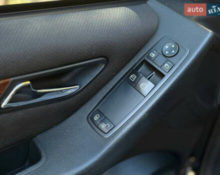 Черный Мерседес А класс, объемом двигателя 1.99 л и пробегом 271 тыс. км за 5299 $, фото 7 на Automoto.ua