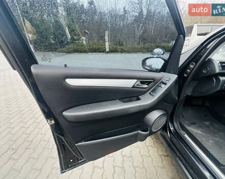 Черный Мерседес А класс, объемом двигателя 2 л и пробегом 365 тыс. км за 5350 $, фото 10 на Automoto.ua