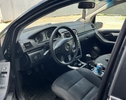 Черный Мерседес А класс, объемом двигателя 2 л и пробегом 300 тыс. км за 2800 $, фото 6 на Automoto.ua