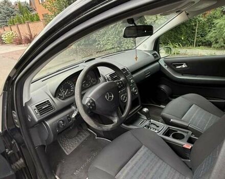 Черный Мерседес А класс, объемом двигателя 1.5 л и пробегом 175 тыс. км за 4900 $, фото 3 на Automoto.ua