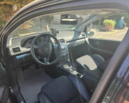 Мерседес А класс 2007 в Киеве на Automoto.ua Черный Мерседес А класс, объемом двигателя 1.7 л и пробегом 230 тыс. км за 5000 $, фото 3 на Automoto.ua