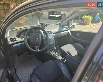 Мерседес А класс 2007 в Киеве на Automoto.ua Черный Мерседес А класс, объемом двигателя 1.7 л и пробегом 230 тыс. км за 5000 $, фото 2 на Automoto.ua