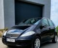 Черный Мерседес А класс, объемом двигателя 1.5 л и пробегом 129 тыс. км за 10000 $, фото 1 на Automoto.ua