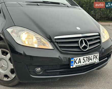 Черный Мерседес А класс, объемом двигателя 1.7 л и пробегом 262 тыс. км за 6800 $, фото 5 на Automoto.ua