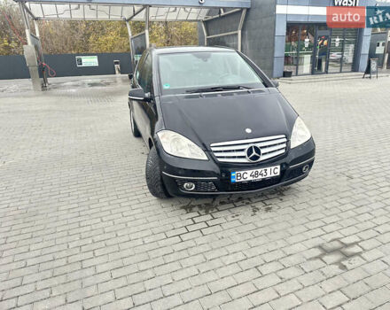 Черный Мерседес А класс, объемом двигателя 2 л и пробегом 250 тыс. км за 4400 $, фото 3 на Automoto.ua