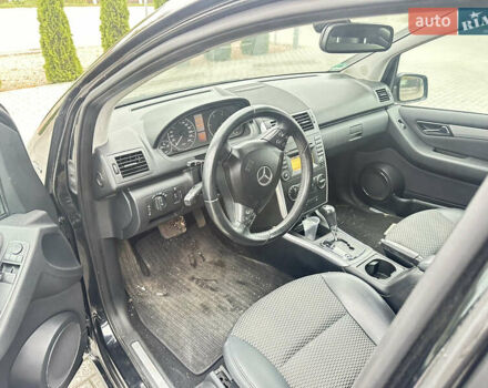 Черный Мерседес А класс, объемом двигателя 2 л и пробегом 250 тыс. км за 4400 $, фото 12 на Automoto.ua