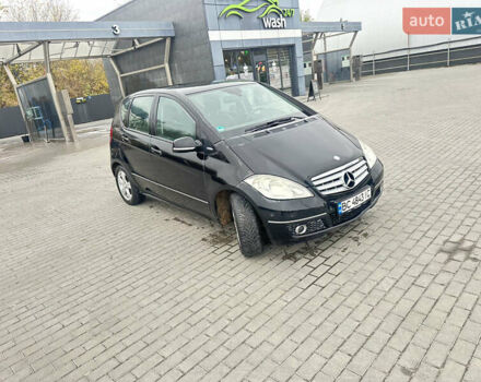 Черный Мерседес А класс, объемом двигателя 2 л и пробегом 250 тыс. км за 4400 $, фото 2 на Automoto.ua