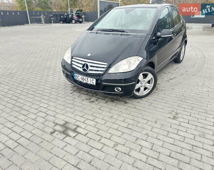 Черный Мерседес А класс, объемом двигателя 2 л и пробегом 250 тыс. км за 4400 $, фото 4 на Automoto.ua