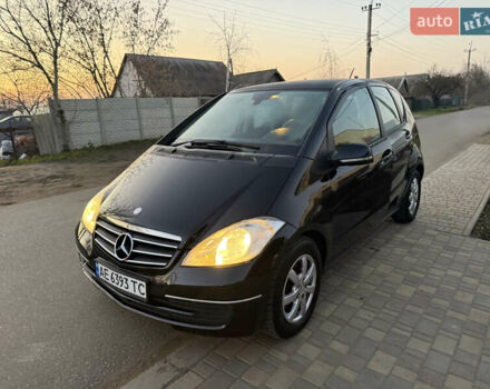 Черный Мерседес А класс, объемом двигателя 1.7 л и пробегом 98 тыс. км за 5600 $, фото 7 на Automoto.ua