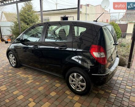 Черный Мерседес А класс, объемом двигателя 1.7 л и пробегом 98 тыс. км за 5600 $, фото 4 на Automoto.ua