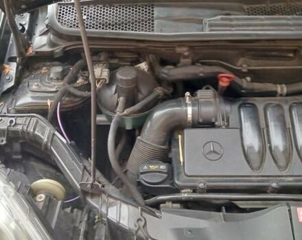 Черный Мерседес А класс, объемом двигателя 1.99 л и пробегом 124 тыс. км за 5000 $, фото 2 на Automoto.ua