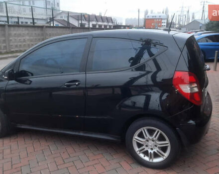 Чорний Мерседес А клас, об'ємом двигуна 2 л та пробігом 330 тис. км за 4700 $, фото 1 на Automoto.ua