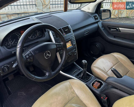 Чорний Мерседес А клас, об'ємом двигуна 1.99 л та пробігом 284 тис. км за 6400 $, фото 17 на Automoto.ua