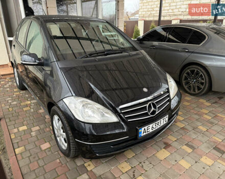 Черный Мерседес А класс, объемом двигателя 1.7 л и пробегом 98 тыс. км за 5600 $, фото 2 на Automoto.ua