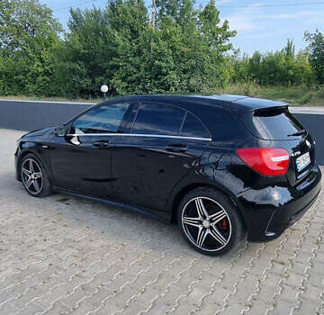 Мерседес А класс 2013 в Киеве на Automoto.ua Черный Мерседес А класс, объемом двигателя 1.99 л и пробегом 92 тыс. км за 17500 $, фото 2 на Automoto.ua