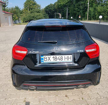 Мерседес А класс 2013 в Киеве на Automoto.ua Черный Мерседес А класс, объемом двигателя 1.99 л и пробегом 92 тыс. км за 17500 $, фото 3 на Automoto.ua