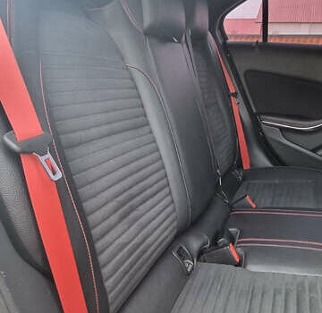 Мерседес А класс 2013 в Киеве на Automoto.ua Черный Мерседес А класс, объемом двигателя 1.99 л и пробегом 92 тыс. км за 17500 $, фото 17 на Automoto.ua