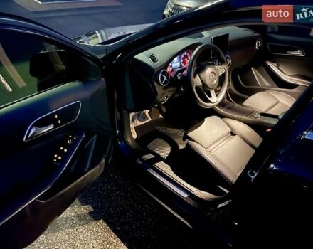 Мерседес А класс 2016 в Киеве на Automoto.ua Черный Мерседес А класс, объемом двигателя 1.5 л и пробегом 98 тыс. км за 17300 $, фото 6 на Automoto.ua