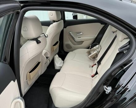 Чорний Мерседес А клас, об'ємом двигуна 1.3 л та пробігом 42 тис. км за 35000 $, фото 4 на Automoto.ua