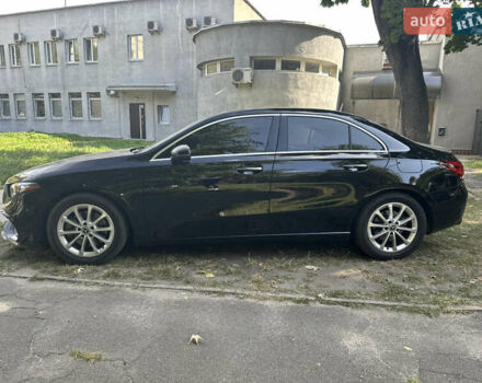 Мерседес А класс 2019 в Киеве на Automoto.ua Черный Мерседес А класс, объемом двигателя 1.99 л и пробегом 64 тыс. км за 23000 $, фото 12 на Automoto.ua