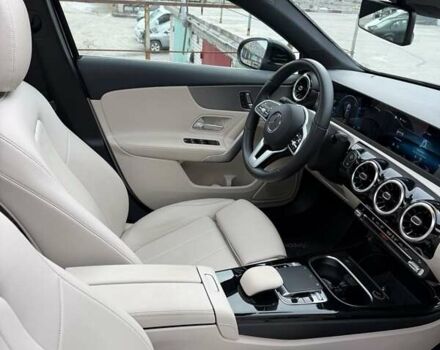 Черный Мерседес А класс, объемом двигателя 1.33 л и пробегом 42 тыс. км за 40000 $, фото 2 на Automoto.ua