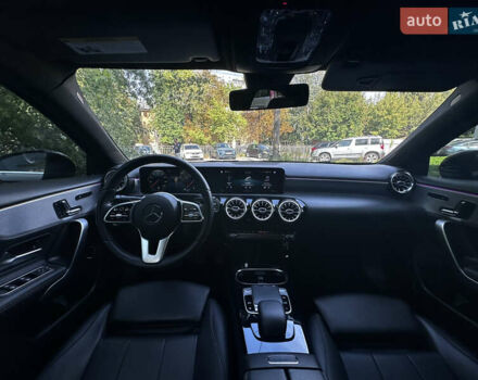 Мерседес А класс 2019 в Киеве на Automoto.ua Черный Мерседес А класс, объемом двигателя 1.99 л и пробегом 64 тыс. км за 23000 $, фото 2 на Automoto.ua