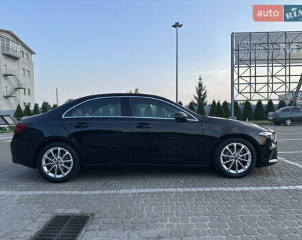 Мерседес А класс 2019 в Львове на Automoto.ua Черный Мерседес А класс, объемом двигателя 1.33 л и пробегом 67 тыс. км за 29900 $, фото 5 на Automoto.ua