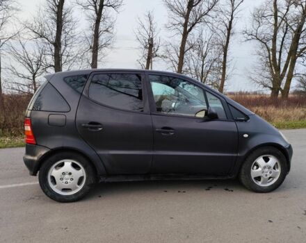 Черный Мерседес А класс, объемом двигателя 1.7 л и пробегом 197 тыс. км за 2200 $, фото 5 на Automoto.ua