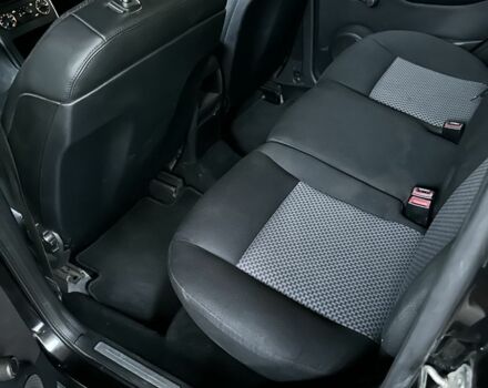 Мерседес А класс 2005 в Одессе на Automoto.ua Черный Мерседес А класс, объемом двигателя 2 л и пробегом 270 тыс. км за 3750 $, фото 12 на Automoto.ua