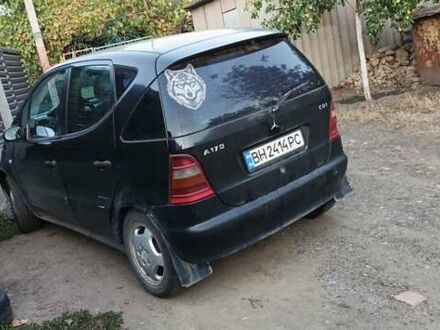 Мерседес А класс 1999 в Ананьеве на Automoto.ua Черный Мерседес А класс, объемом двигателя 1.7 л и пробегом 260 тыс. км за 2600 $, фото 1 на Automoto.ua