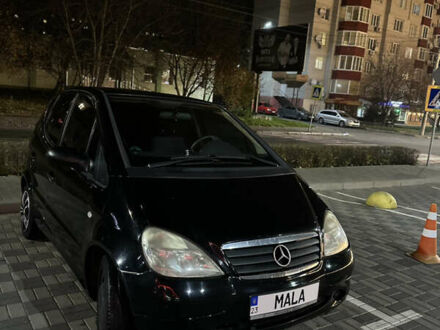 Черный Мерседес А класс, объемом двигателя 1.4 л и пробегом 300 тыс. км за 3300 $, фото 1 на Automoto.ua