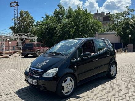 Черный Мерседес А класс, объемом двигателя 1.9 л и пробегом 210 тыс. км за 4200 $, фото 1 на Automoto.ua