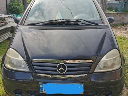 Черный Мерседес А класс, объемом двигателя 0 л и пробегом 206 тыс. км за 3500 $, фото 1 на Automoto.ua