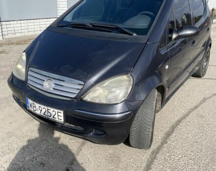 Черный Мерседес А класс, объемом двигателя 1.9 л и пробегом 157 тыс. км за 2000 $, фото 1 на Automoto.ua