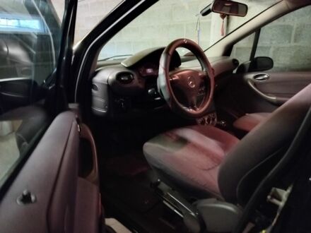 Мерседес А клас 2003 у Золотоноше на Automoto.ua Чорний Мерседес А клас, об'ємом двигуна 1.7 л та пробігом 250 тис. км за 4774 $, фото 1 на Automoto.ua