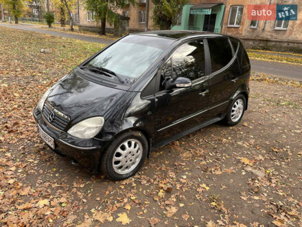 Черный Мерседес А класс, объемом двигателя 1.4 л и пробегом 300 тыс. км за 3950 $, фото 1 на Automoto.ua