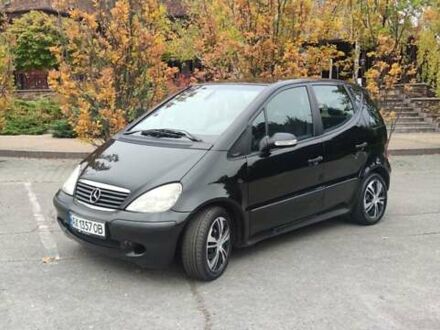 Черный Мерседес А класс, объемом двигателя 1.6 л и пробегом 324 тыс. км за 3900 $, фото 1 на Automoto.ua