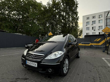 Мерседес А класс 2005 в Харькове на Automoto.ua Черный Мерседес А класс, объемом двигателя 1.7 л и пробегом 278 тыс. км за 7500 $, фото 1 на Automoto.ua
