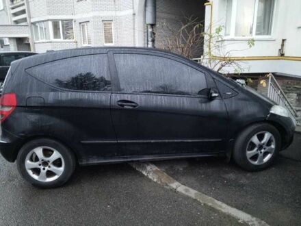 Черный Мерседес А класс, объемом двигателя 1.7 л и пробегом 450 тыс. км за 3200 $, фото 1 на Automoto.ua