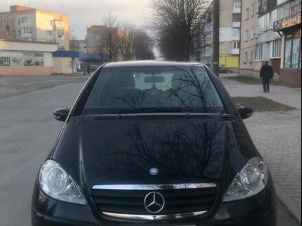 Мерседес А класс 2006 в Волочиске на Automoto.ua Черный Мерседес А класс, объемом двигателя 2 л и пробегом 130 тыс. км за 4000 $, фото 1 на Automoto.ua